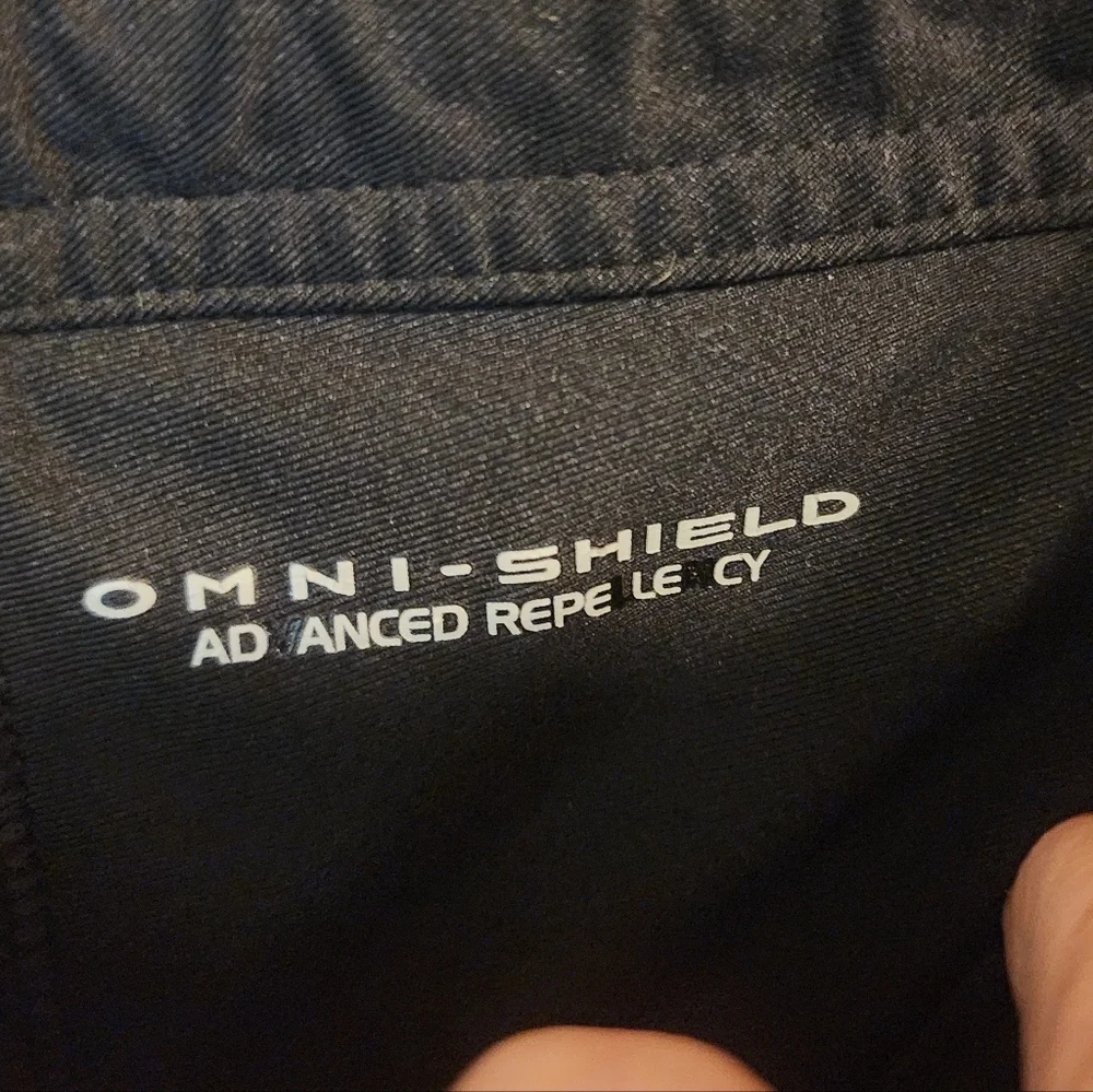 Columbia Women's Skort Size 6 / 38 Black. Water repellant w/Omnishield.